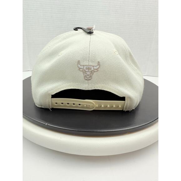 Ultra Game Chicago Bulls NBA SnapBack Ice Cream Baseball Cap Hat Basketball - Picture 3 of 4